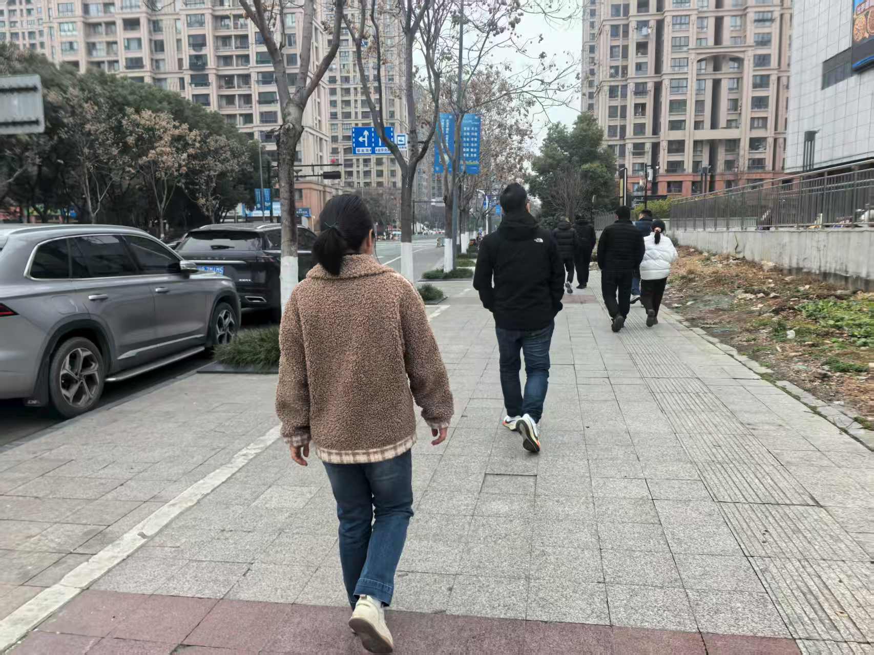 国泰党支部健步走活动